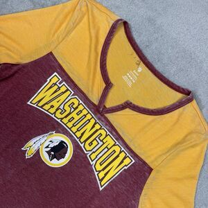 Washington Shirt Women’s Medium Red Gold NFL Sports Logo V-Neck